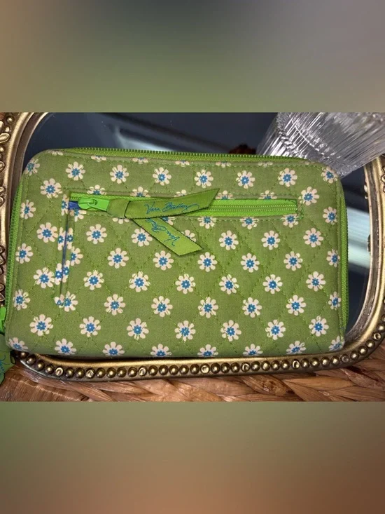 Vera Bradley 3 Piece Set, Quilted Green Floral Tote with Matching Wallet & Pouch - Picture 12 of 16